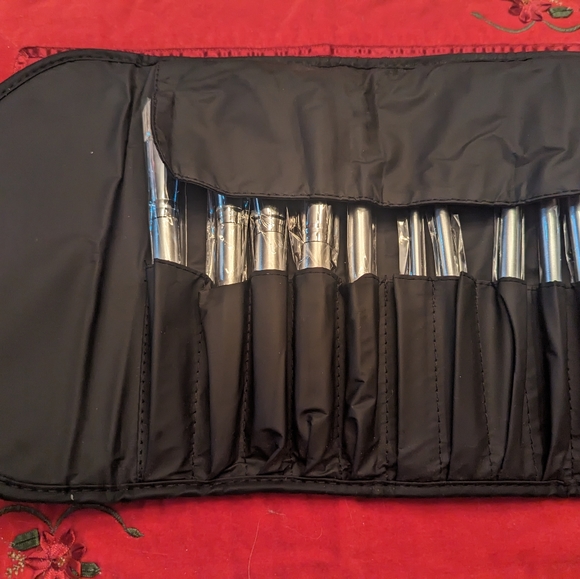 Makeup brushes brand new - Picture 2 of 5